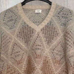 Common Threads Chunky Knit Sweater Neutral Geometric Boho Cozy V-Neck M/L